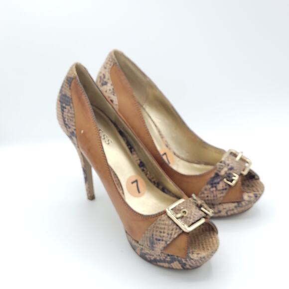 Guess Peep Toe Stiletto 4.5" Heel Snakeskin Tan Gold Buckle women's size 7 - Picture 3 of 9